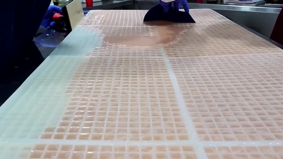 Große wiederverwendbare gewerbliche Silikonformen für Fruchtgummis während einer stärkefreien Produktionscharge